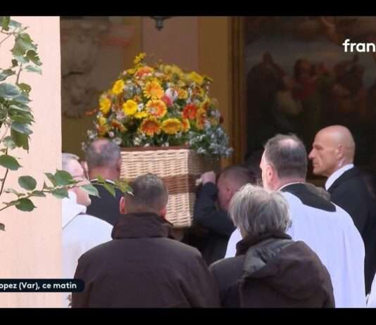 Ein leiser Abschied für eine laute Ikone – Brigitte Bardot wurde in Saint-Tropez beigesetzt Beerdigung_Brigitte_Bardot_ScreenFTV