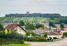 Skurrile Ortsnamen in Lothringen – Auf Entdeckungstour zu La Baffe, Froidcul & Bibiche Bitche_(Zitadelle)_Wikipedia