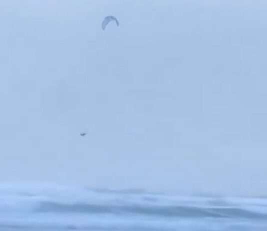 37,3 Meter über der Brandung – wie ein junger Bretone der Sturmgewalt trotzt Clément-Huot_ScreenX