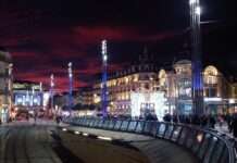 Wenn der Süden zittert – Montpellier entdeckt den Winter Place-De-La-Comedie_Montpellier_Wikipedia