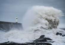 Goretti über der Küste der Normandie – eine Nacht, die niemand vergisst Sturmwellen