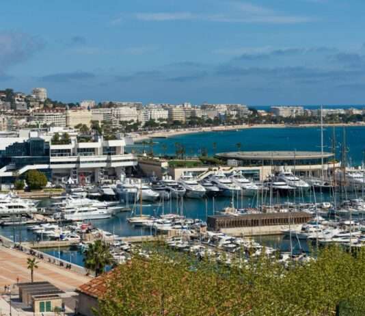 Wenn das Mittelmeer die Heizkessel ersetzt – Cannes erfindet sein Energiemodell neu Cannes