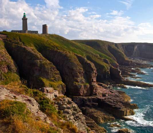 Caps d’Erquy et Fréhel – Wo die Bretagne ihre wilde Seele zeigt Cap_Frehel_Cliff_Wikipedia