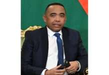 Zwischen Prinzipien und Pragmatismus: Macrons Balanceakt im Umgang mit Madagaskars neuer Führung Michael_Randrianirina_(Wikipedia)