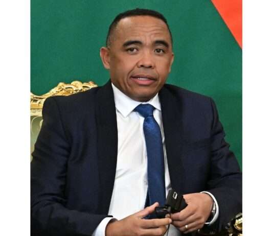 Zwischen Prinzipien und Pragmatismus: Macrons Balanceakt im Umgang mit Madagaskars neuer Führung Michael_Randrianirina_(Wikipedia)