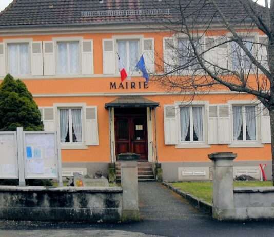 Wenn niemand mehr Bürgermeister sein will – Das elsässische Dorf Mollau und die stille Krise der kommunalen Demokratie in Frankreich Mollau_Mairie