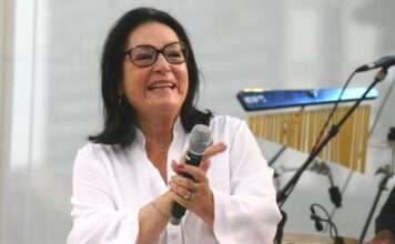 Eine Stimme für die Ewigkeit – Nana Mouskouri erhält den Ehrenpreis der Victoires de la Musique Nana_Mouskouri_2012_Wikipedia