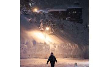Meterhohe Schneemauern in Savoyen: Wenn der Winter ganze Dörfer verschluckt Schneerekorde-Savoyen_ScreenX