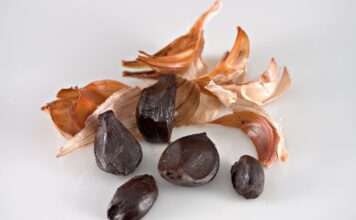 Schwarzer Knoblauch aus dem Gers – die stille Delikatesse Schwarzer-Knoblauch_Wikipedia