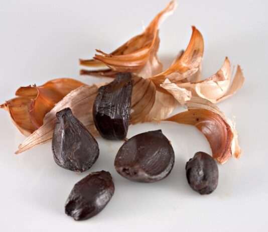 Schwarzer Knoblauch aus dem Gers – die stille Delikatesse Schwarzer-Knoblauch_Wikipedia