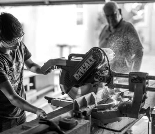 Weniger Subventionen, mehr Risiko? Frankreichs Lehrlingsmodell vor der Bewährungsprobe Lehrling_Ausbildung