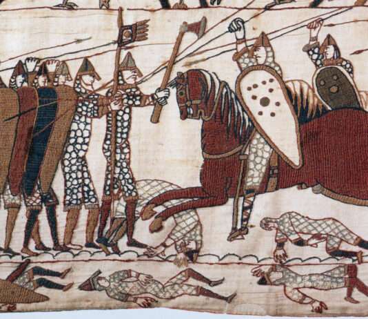 Hastings 1066: Was man zu wissen glaubte – und was die Forschung neu entdeckt Schlacht-von-Hastings_Teppich-von-Bayeux_Wikipedia