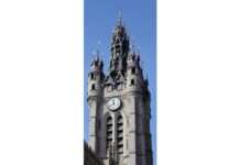 Douai und sein Beffroi – wenn eine Stadt zu klingen beginnt Beffroi_de_Douai_(Wikipedia)