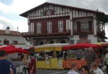 Bidart – Baskische Handwerkskunst zwischen Meer und Hügeln Bidart_Marché