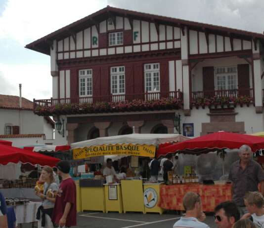 Bidart – Baskische Handwerkskunst zwischen Meer und Hügeln Bidart_Marché