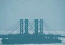 Eine Brücke auf Reisen – Wie ein Brückenstück die Loire hinabglitt Brücke-Transport-Loire_ScreenX