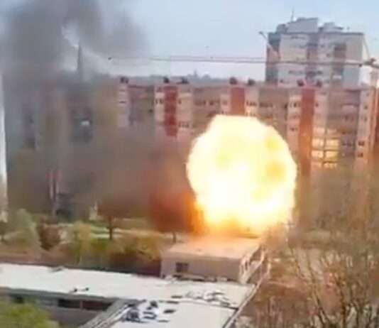 Wenn ein Schuldach in die Luft fliegt: Explosion in der Normandie erschüttert das Vertrauen in öffentliche Gebäude Explosion-Schuldach_ScreenX