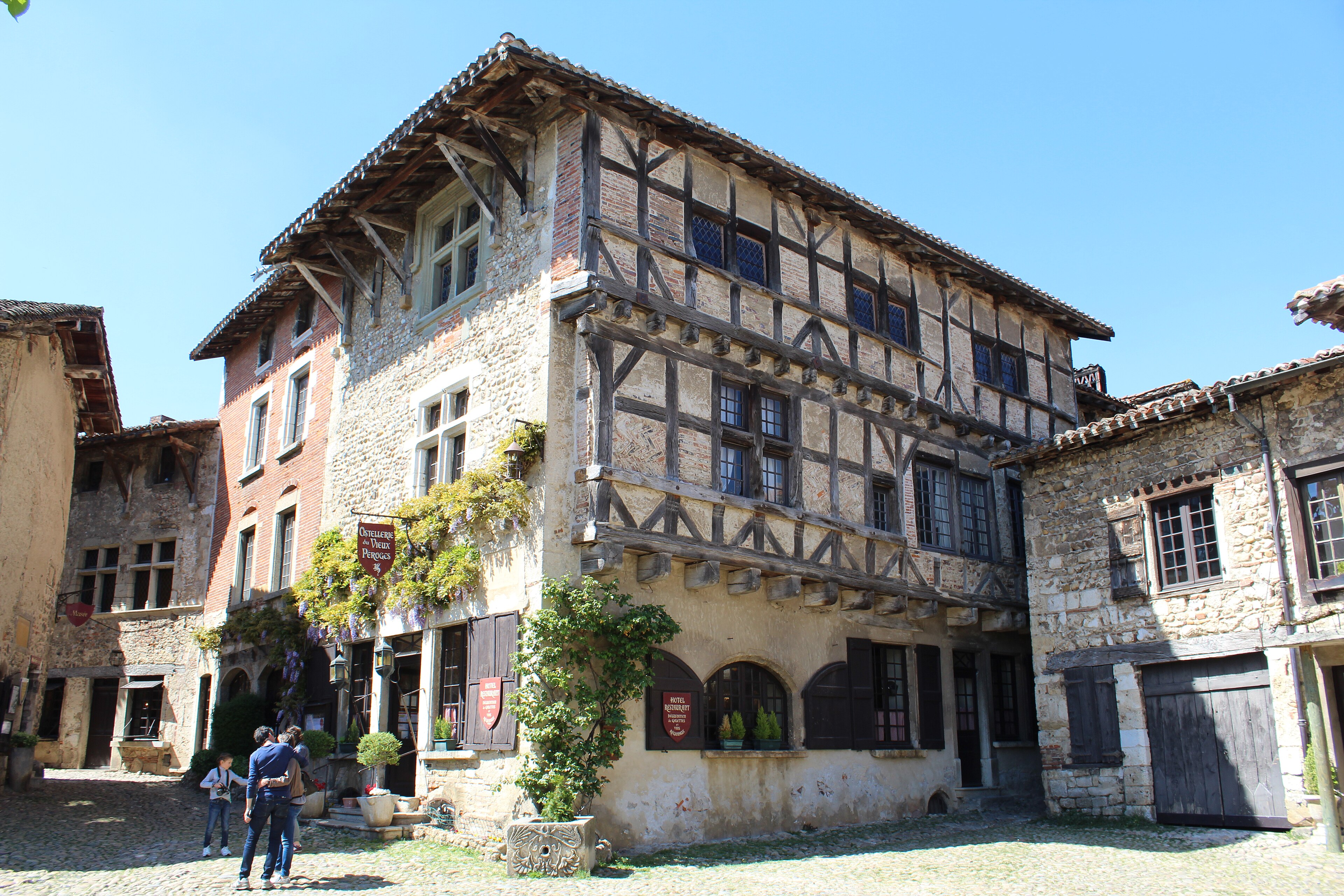 Pérouges – Eine Reise, die leise durch die Zeit führt