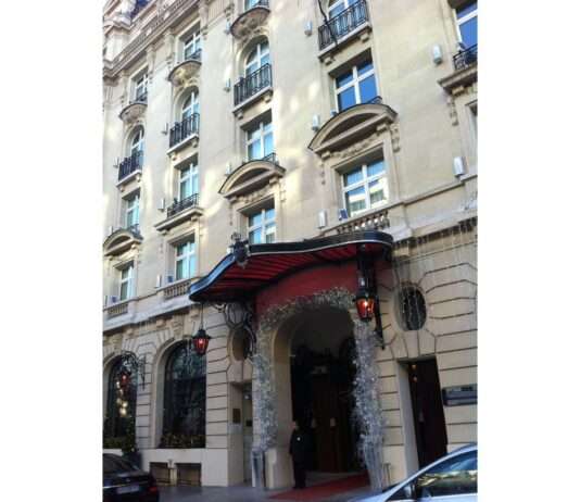 Luxus unter Beobachtung: Einbruch in einem der exklusivsten Pariser Paläste Hôtel_Royal_Monceau_Wikipedia
