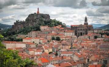 Pilger, Plattformen und ein stiller Wandel: Wie Airbnb Le Puy-en-Velay verändert Puy-en-Velay