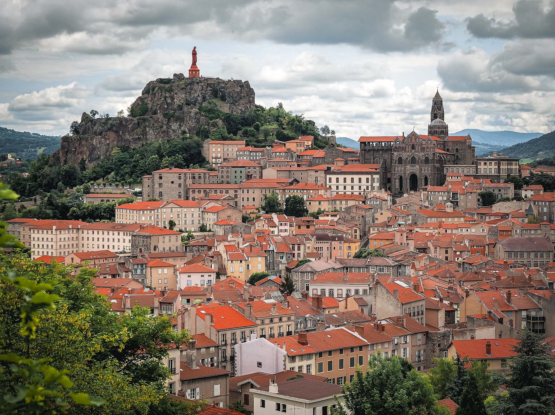 Pilger, Plattformen und ein stiller Wandel: Wie Airbnb Le Puy-en-Velay verändert