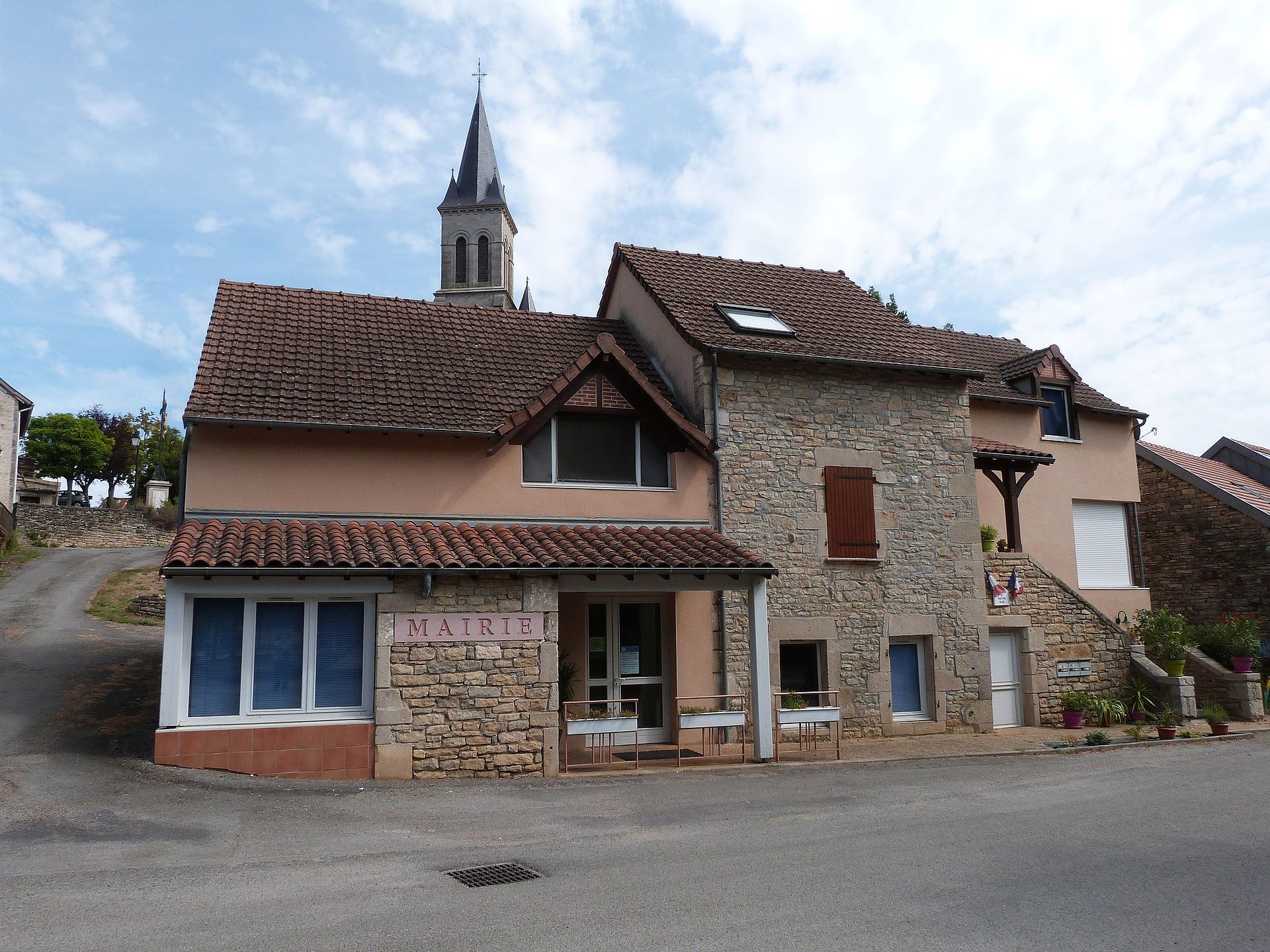 Verschwinden im ländlichen Idyll: Ein Fall, der Frankreich erschüttert