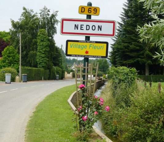 Leere Stühle im Rathaus – wenn Demokratie leise verschwindet Nédon_(Pas-de-Calais)_Wikpedia