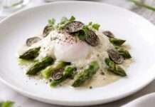 Ostern in der modernen französischen Küche: Pochiertes Ei mit Trüffel-Espuma und Spargelspitzen Pochiertes-Ei-mit-Trüffel-Espuma-und-Spargelspitzen