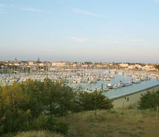 Frühling, Fisch und Festlaune – Vendée feiert die Sardine Saint-Gilles-Croix-de-Vie-port-soir