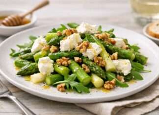 Spargelsalat mit Ziegenkäse, Honig und gerösteten Walnüssen Spargelsalat-mit-Ziegenkäse-Honig-und-gerösteten-Walnüssen