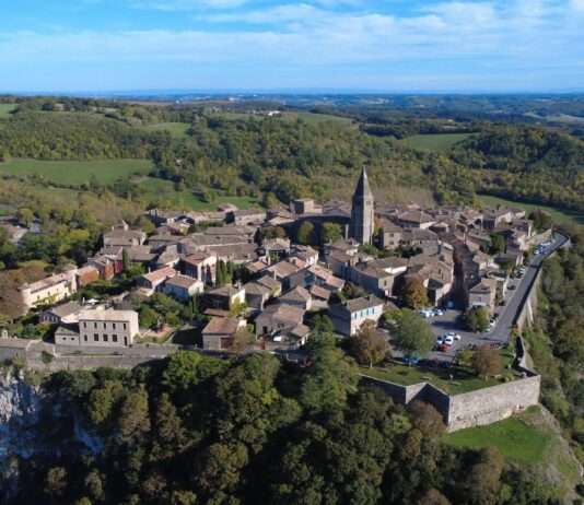 Puycelsi – Ein Dorf, das sich Zeit lässt Puycelsi_Wikipedia