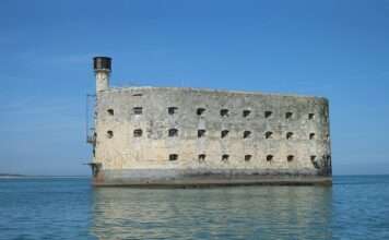 Fort Boyard: Zwischen Fernsehlegende und bröckelnder Realität Fort_Boyard_Wikipedia