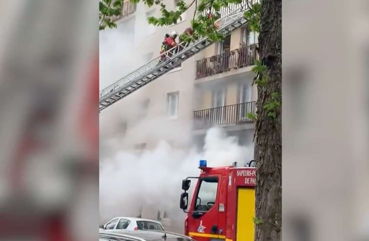 Wenn der Alltag Feuer fängt: Ein Handy-Ladegerät als Auslöser eines Wohnhausbrands in Paris