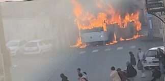 Flammen auf der Landstraße: Schulbusbrand in der Loire endet glimpflich Brennender-Schulbus-Loire_ScreenX