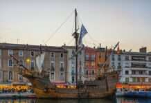 Ein Schiff wie aus einer anderen Zeit: Die „Nao Santa Maria“ verzaubert Arcachon Nao-Santa-Maria_Wikipedia