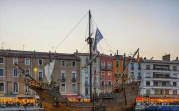Ein Schiff wie aus einer anderen Zeit: Die „Nao Santa Maria“ verzaubert Arcachon Nao-Santa-Maria_Wikipedia