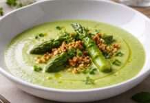 Ostern in der modernen französischen Küche: Grüner Spargel-Velouté mit Haselnuss-Crunch Grüner-Spargel-Velouté-mit-Haselnuss-Crunch
