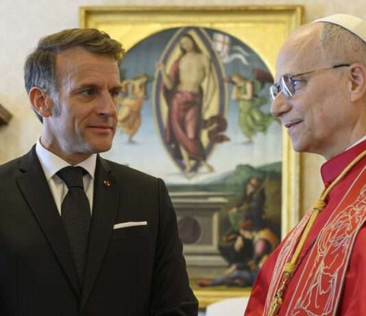 Ein Satz für den Frieden – und für die Bühne Macron_Leo-14_ScreenX