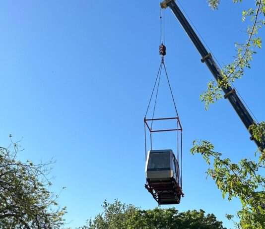 Wenn in Montmartre eine Kabine fliegt Funiculaire-de-Montmartre