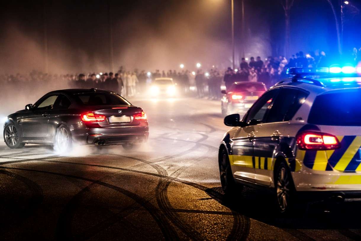 Wenn Motoren aufheulen und der Staat hinterherfährt: Frankreichs Kampf gegen illegale Straßenrennen