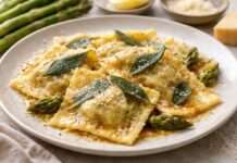 Es ist Spargelzeit – Spargel-Ravioli mit brauner Butter und Salbei Ravioli-mit-frischem-Spargel-und-brauner-Butter