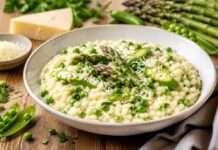 Frühling auf dem Teller: Risotto printanier mit Erbsen, Spargel & Parmesan Risotto-printanier-mit-Erbsen-und-Spargel-&-Parmesan