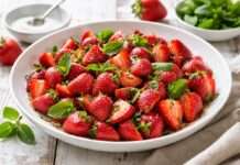 Die Zeit der Erdbeeren hat begonnen – Salade de fraises à la menthe Salade-de-fraises-à-la-menthe