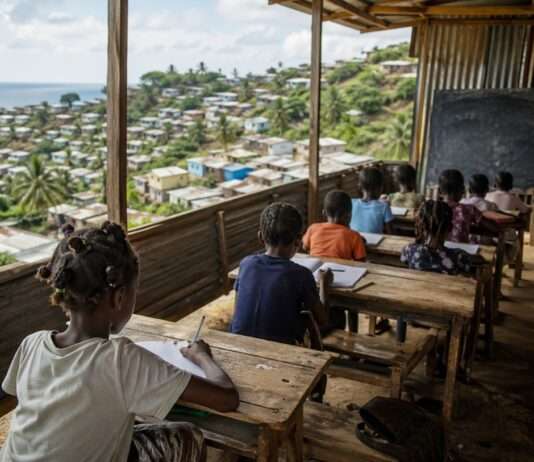 Mayotte am Limit: Wie ein französisches Département an der Schulfrage zu zerbrechen droht Schulsituation-Mayotte_Illustration
