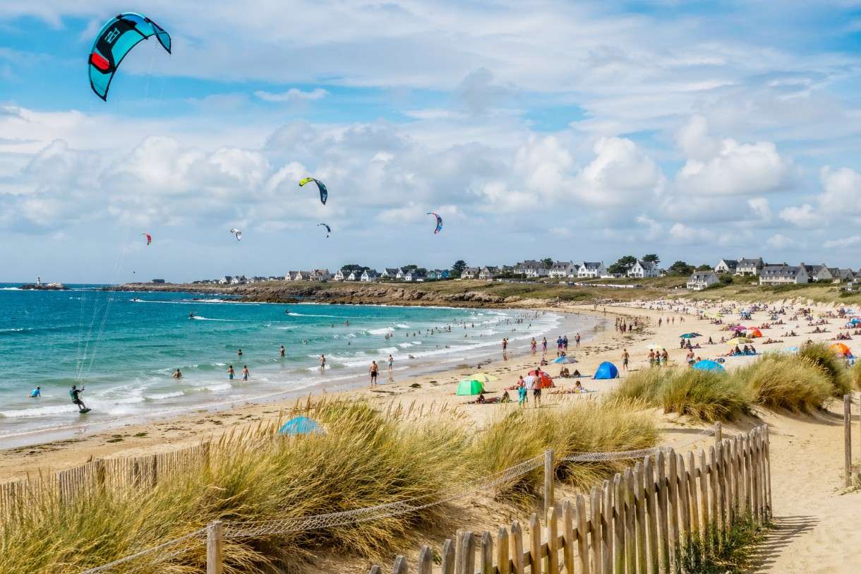Kitesurfen in Saint-Pierre-Quiberon: Zwischen Freiheit auf dem Wasser und Grenzen am Strand