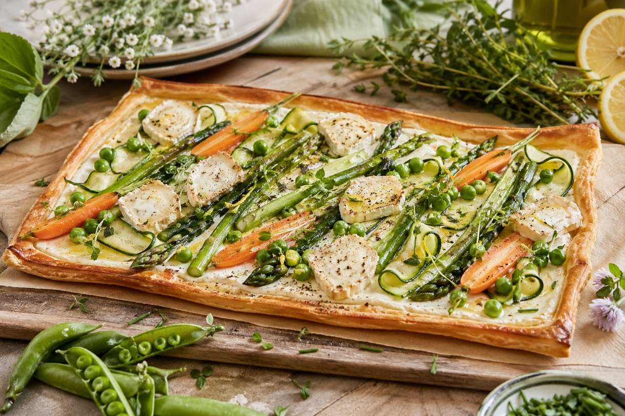 Tarte fine mit Frühlingsgemüse und Ziegenkäse – ein kulinarischer Gruß an den Frühling