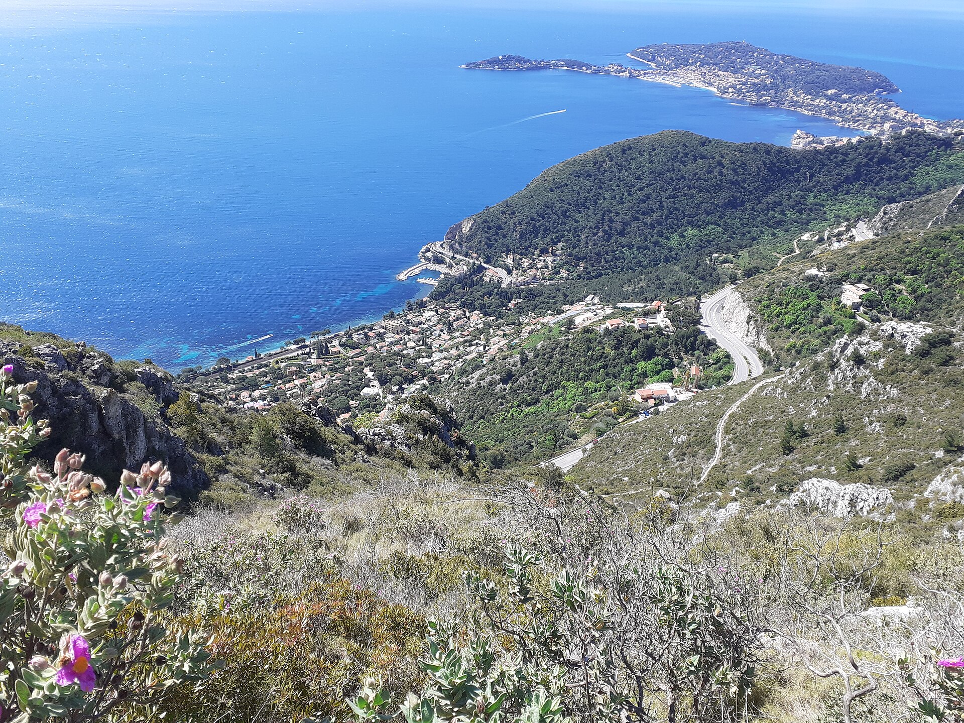 Die Moyenne Corniche – eine Straße zwischen Himmel und Mittelmeer