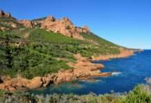Esterel – Das rote Gebirge am Meer Calanque_du_Petit_Canereit-Massif_de_l'Esterel_Wikipedia
