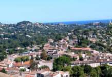 Wenn ein Dorf nach Rosen duftet: La Colle-sur-Loup feiert seine „Rose de Mai“ La_Colle-sur-Loup_Wikipedia