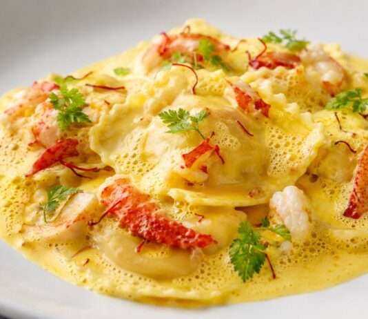 Ravioles de Homard mit Safranschaum Ravioles-de-Homard-mit-Safranschaum